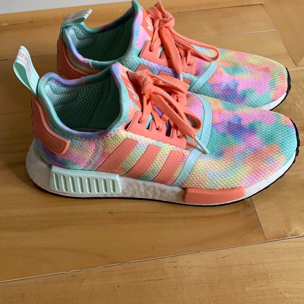 Adidas NMD R1 shoes